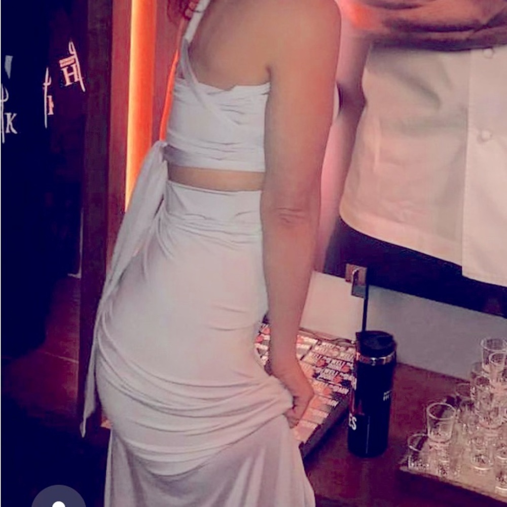 Large sized set dress
